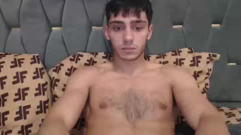 Snapshot of james_qss8 chatting on 11/12/25, 12:49 James online show from 11/12/25, 12:49