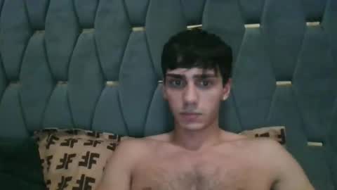 Snapshot of james_qss8 chatting on 12/13/25, 07:53 James online show from 12/13/25, 07:53