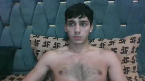 Snapshot of james_qss8 chatting on 12/14/25, 08:30 James online show from 12/14/25, 08:30