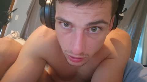 Snapshot of jamesbaby2000 chatting on 03/09/25, 07:15 Youngfun Hung online show from 03/09/25, 07:15