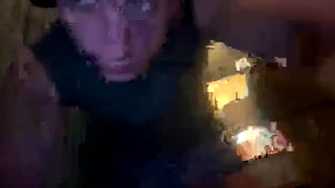 Snapshot of jamesbaby2000 chatting on 04/17/26, 06:27 Youngfun Hung online show from 04/17/26, 06:27