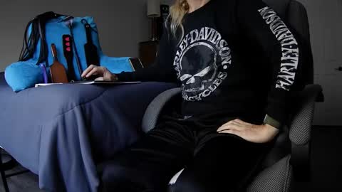 Snapshot of jamesbondage_0069 chatting on 12/02/24, 06:43 James Bondage online show from 12/02/24, 06:43