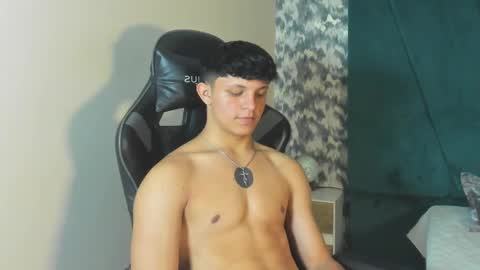 jamesgolden_ online show from 03/05/25, 12:27