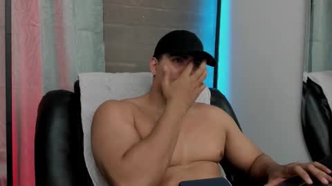 Snapshot of jamesgraay chatting on 12/20/25, 07:48 James Gray online show from 12/20/25, 07:48