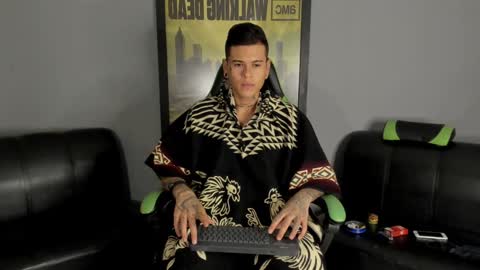 Jamesinked  online show from 01/03/25, 06:33