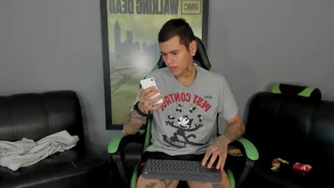 Jamesinked  online show from 01/27/25, 04:54