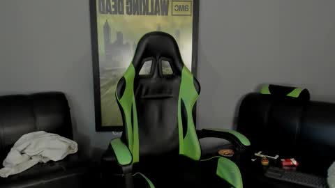 Jamesinked  online show from 01/27/25, 07:56