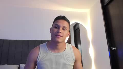Snapshot of jamesowenn chatting on 04/14/26, 04:51 James Owenn online show from 04/14/26, 04:51