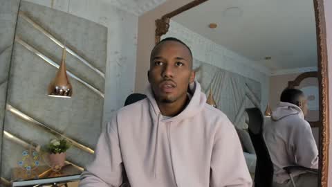 Snapshot of jamesparck chatting on 01/11/25, 12:07 James online show from 01/11/25, 12:07