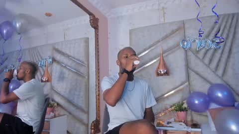 Snapshot of jamesparck chatting on 02/16/25, 12:21 James online show from 02/16/25, 12:21