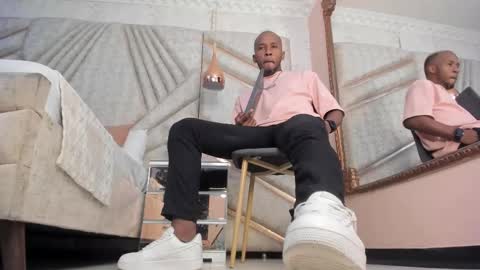 Snapshot of jamesparck chatting on 02/22/25, 02:41 James online show from 02/22/25, 02:41