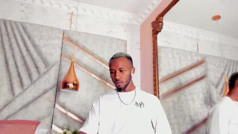 Snapshot of jamesparck chatting on 03/01/25, 12:01 James online show from 03/01/25, 12:01