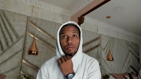 Snapshot of jamesparck chatting on 03/06/25, 01:03 James online show from 03/06/25, 01:03