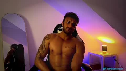 Snapshot of jamesrogue_ chatting on 04/21/26, 11:49 JamesRogue online show from 04/21/26, 11:49