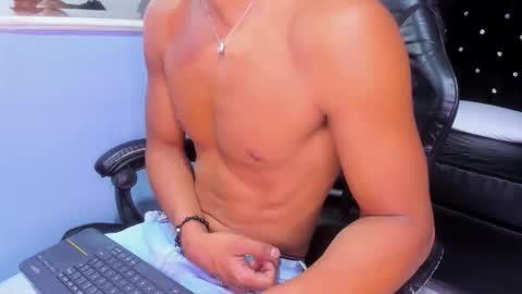 Jamesshott  online show from 01/07/26, 02:47