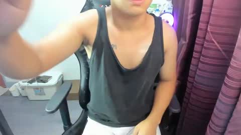 Snapshot of jamesthebigcockxxx chatting on 01/02/25, 03:48 jamesthebigcockxxx online show from 01/02/25, 03:48