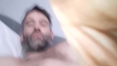 Snapshot of jamie198307 chatting on 12/19/25, 01:12 jamie198307 online show from 12/19/25, 01:12