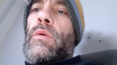 Snapshot of jamie198307 chatting on 12/19/25, 07:10 jamie198307 online show from 12/19/25, 07:10