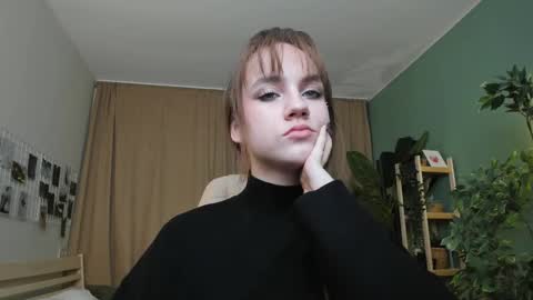 Snapshot of jamie_chung chatting on 12/05/25, 01:03 jamie_chung online show from 12/05/25, 01:03