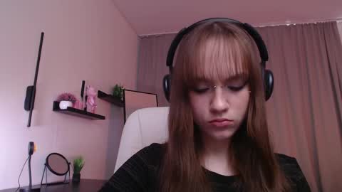 Snapshot of jamie_chung chatting on 04/06/26, 04:46 jamie_chung online show from 04/06/26, 04:46