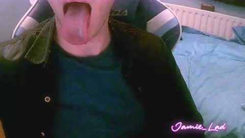 Snapshot of jamie_lad chatting on 12/07/24, 09:44 Jamie online show from 12/07/24, 09:44