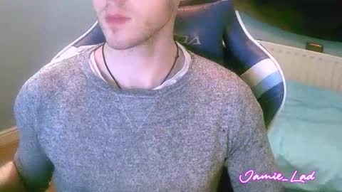 Snapshot of jamie_lad chatting on 12/15/24, 09:13 Jamie online show from 12/15/24, 09:13