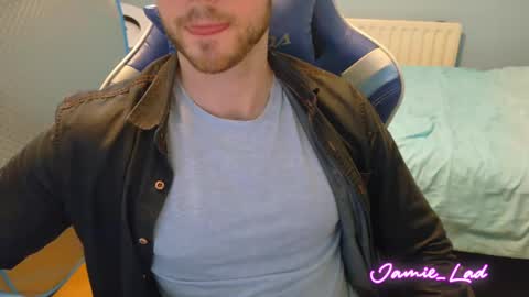 Snapshot of jamie_lad chatting on 01/06/25, 09:22 Jamie online show from 01/06/25, 09:22