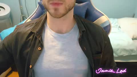 Snapshot of jamie_lad chatting on 01/07/25, 10:32 Jamie online show from 01/07/25, 10:32