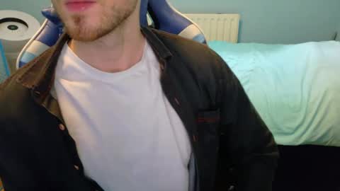 Snapshot of jamie_lad chatting on 01/21/25, 01:43 Jamie online show from 01/21/25, 01:43