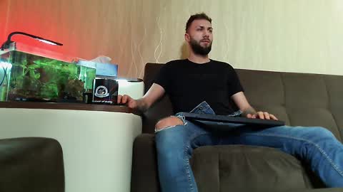 Robbie online show from 03/12/25, 05:57