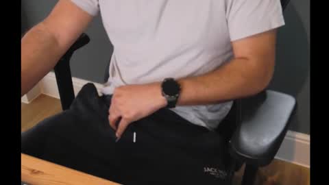 Snapshot of jammyedge chatting on 10/21/25, 08:04 Jammy online show from 10/21/25, 08:04