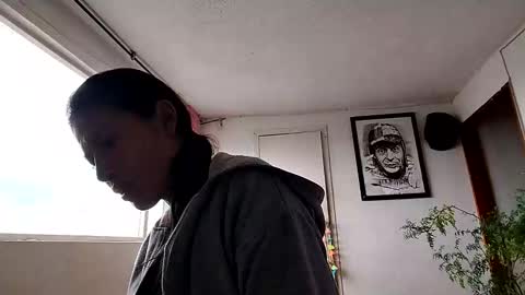 janariivera1 online show from 10/28/25, 07:16