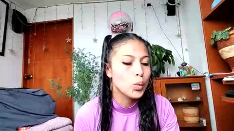 Snapshot of janariivera1 chatting on 03/25/26, 04:13 janariivera1 online show from 03/25/26, 04:13