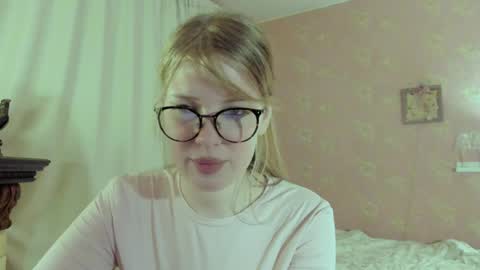 Snapshot of jane_and_star chatting on 04/19/26, 01:38 Star online show from 04/19/26, 01:38