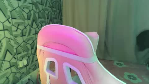 Snapshot of janeliciouse chatting on 05/17/26, 02:09 janeliciouse online show from 05/17/26, 02:09
