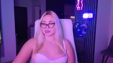 Jane online show from 10/31/25, 09:27