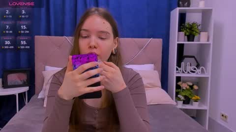 Snapshot of janenichols chatting on 02/04/26, 01:00 Jane online show from 02/04/26, 01:00