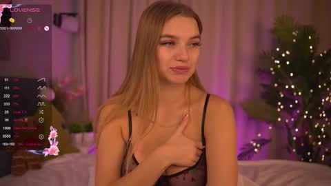 Day Alice Night Stella online show from 01/17/26, 06:18