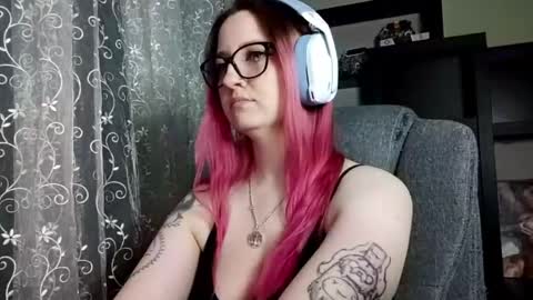 Snapshot of janetteschrayter chatting on 04/29/26, 06:03 Persa online show from 04/29/26, 06:03