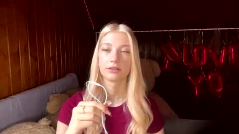 Snapshot of janicesivertsen chatting on 07/05/26, 08:10 Elsa online show from 07/05/26, 08:10