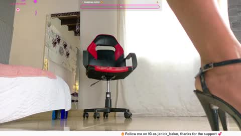Snapshot of janick_baker chatting on 05/23/26, 06:01 janick_baker online show from 05/23/26, 06:01