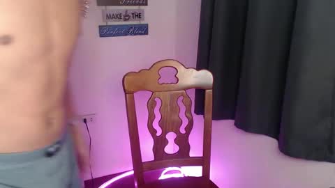 Snapshot of janlloyd04 chatting on 11/14/25, 11:53 janlloyd04 online show from 11/14/25, 11:53