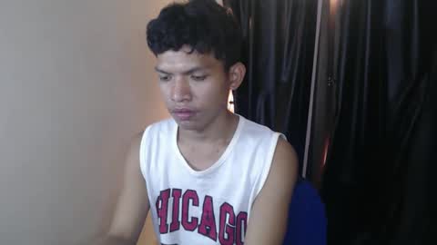 Snapshot of janlloyd04 chatting on 11/24/25, 08:03 janlloyd04 online show from 11/24/25, 08:03