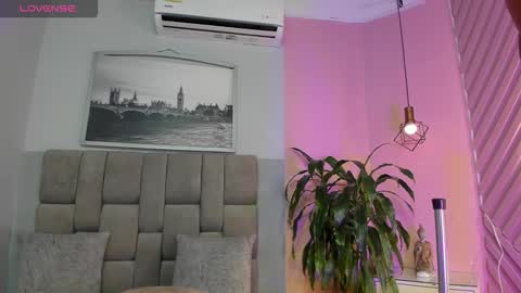 Janna online show from 10/24/25, 11:06