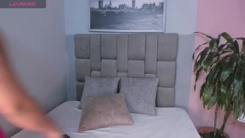 Janna online show from 10/31/25, 11:33