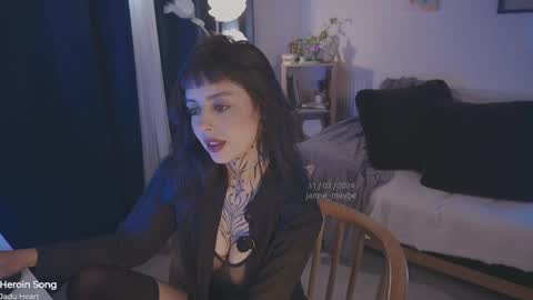 Snapshot of janne_maybe chatting on 03/31/26, 03:45 jmaybe e online show from 03/31/26, 03:45