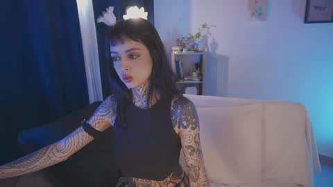 Snapshot of janne_maybe chatting on 04/03/26, 02:15 jmaybe e online show from 04/03/26, 02:15