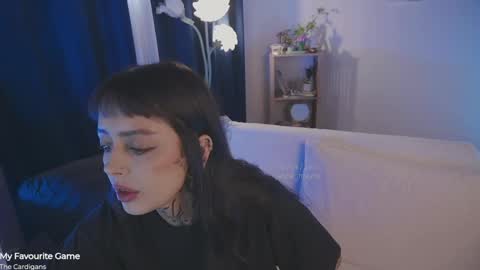 Snapshot of janne_maybe chatting on 04/10/26, 03:39 jmaybe e online show from 04/10/26, 03:39