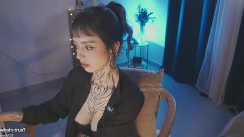 Snapshot of janne_maybe chatting on 04/29/26, 03:38 jmaybe e online show from 04/29/26, 03:38