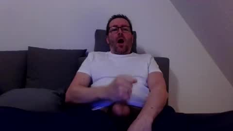 Snapshot of jannis_37 chatting on 11/12/25, 06:19 jannis_37 online show from 11/12/25, 06:19